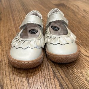 Livie & Luca RUCHE CLASSIC Mary Jane. Champagne/Gold. Size 12